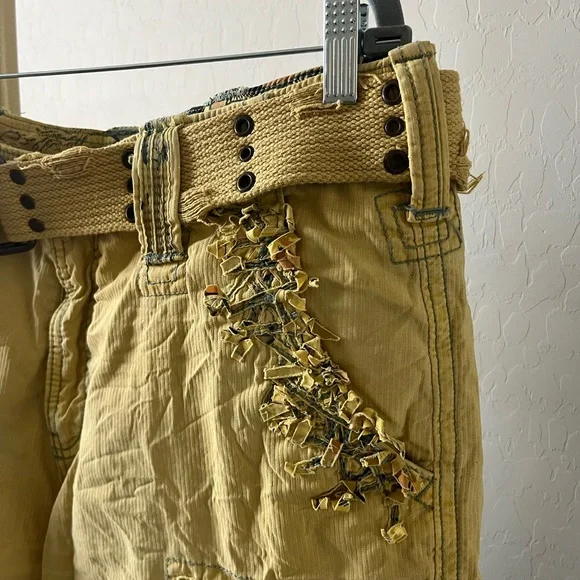 Tan Cargo Men’s Shorts with Belt - Picture 4 of 9